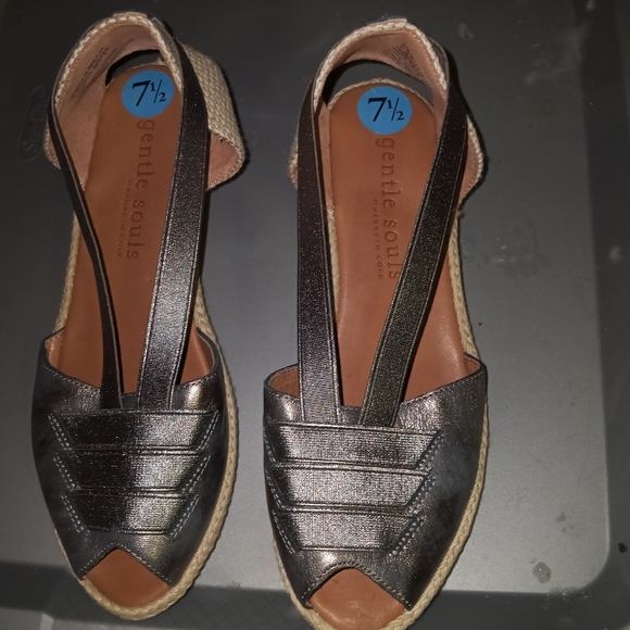 Shoes - Picture 1 of 2